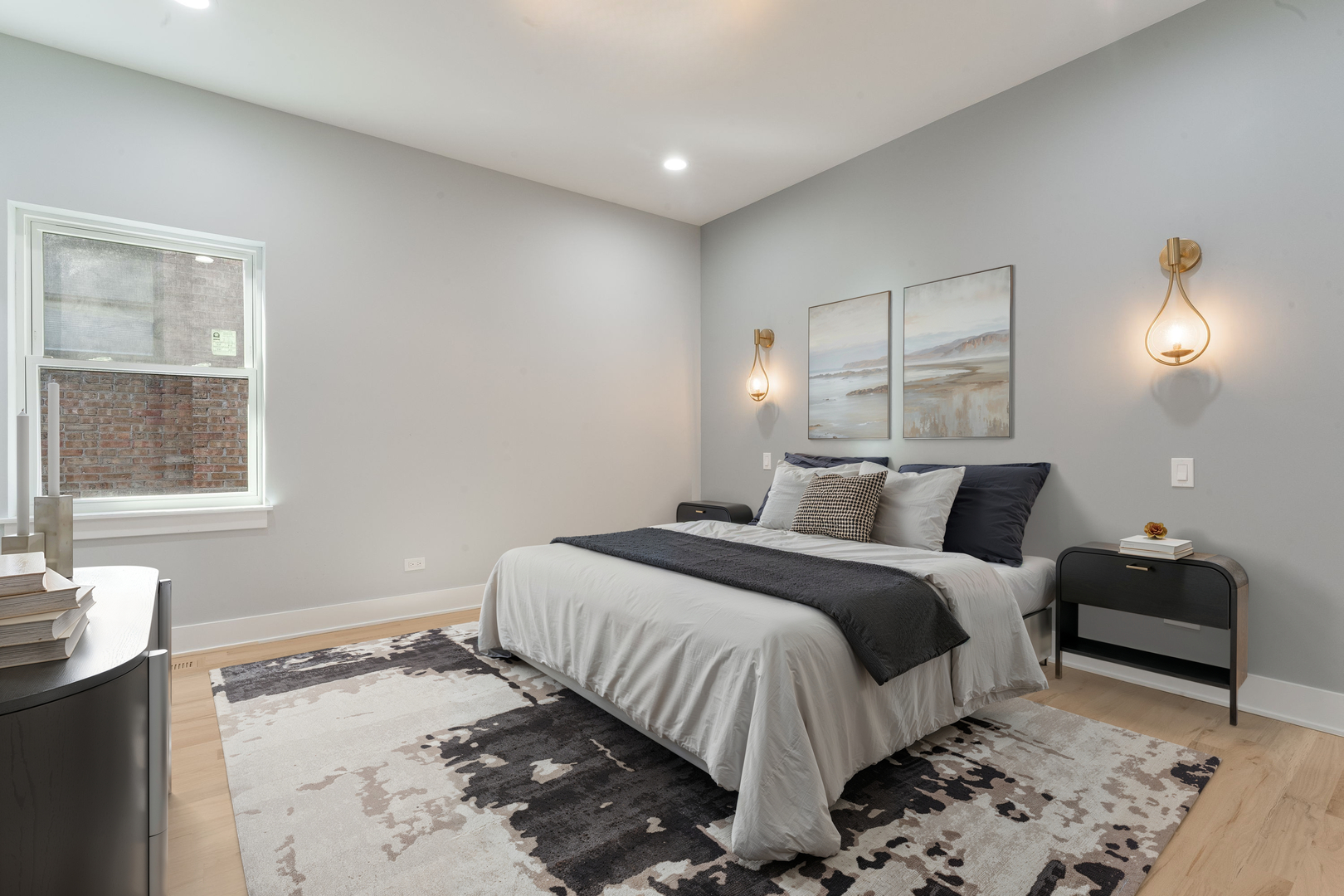 Chicago, Illinois, 60637, United States, 6 Bedrooms Bedrooms, ,Residential,For Sale,1938813