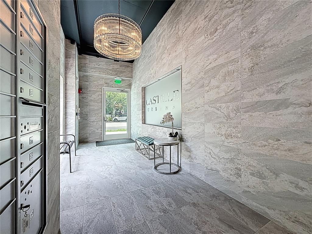 St Petersburg, Florida, 33701, United States, 2 Bedrooms Bedrooms, ,2 BathroomsBathrooms,Residential,For Sale,1889931