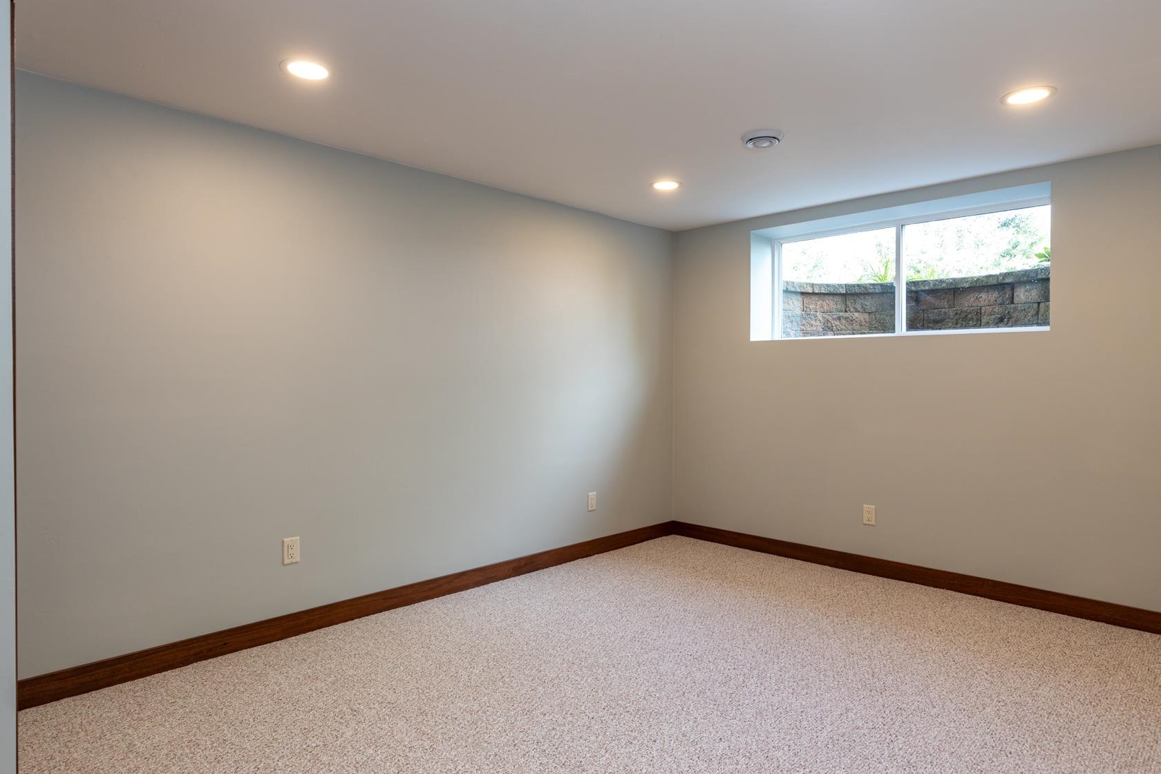 Appleton, Wisconsin, 54913, United States, 5 Bedrooms Bedrooms, ,4 BathroomsBathrooms,Residential,For Sale,1927956