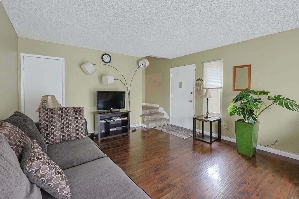 San Diego, California, 92139, United States, 3 Bedrooms Bedrooms, ,2 BathroomsBathrooms,Residential,For Sale,1896773