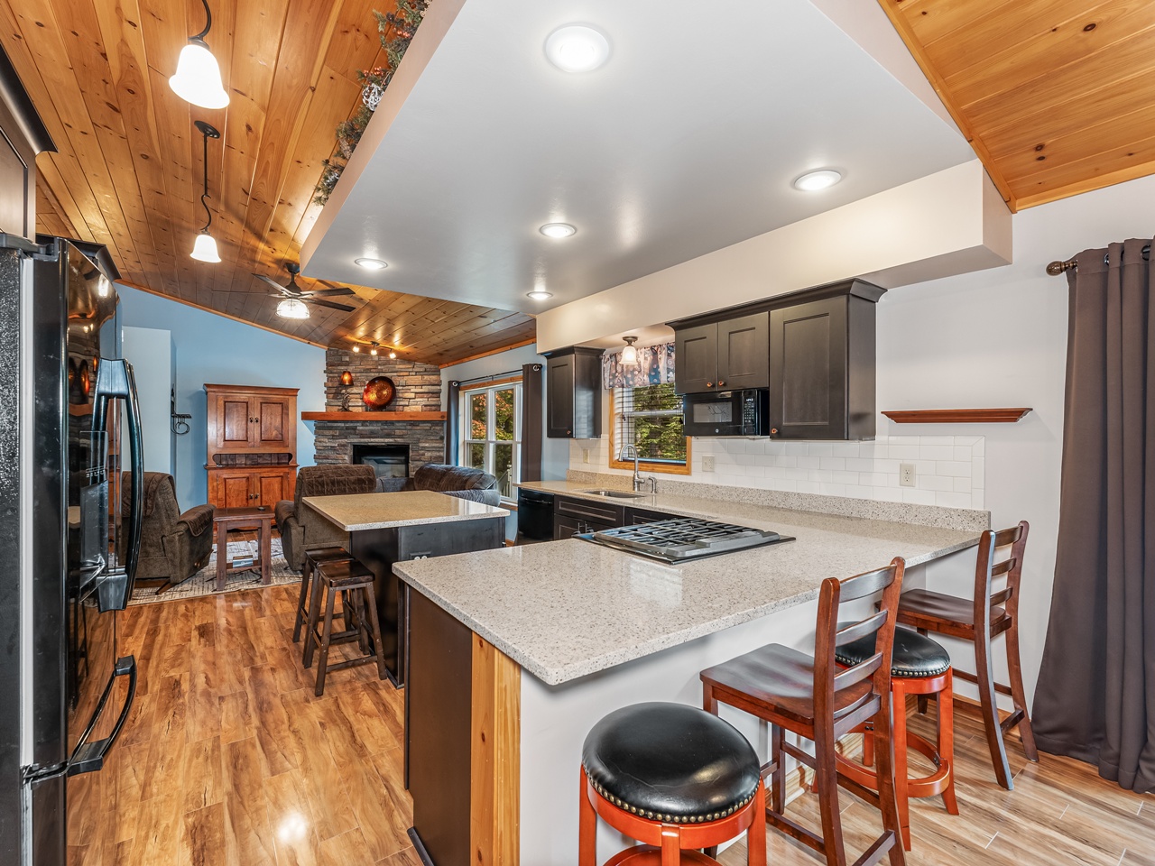 Mercer, Wisconsin, 54547, United States, 3 Bedrooms Bedrooms, ,3 BathroomsBathrooms,Residential,For Sale,1978560