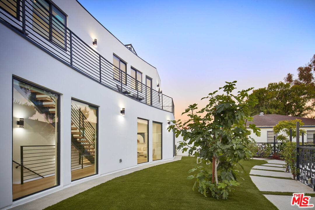 Culver City, California, 90230, United States, 4 Bedrooms Bedrooms, ,7 BathroomsBathrooms,Residential,For Sale,1804248