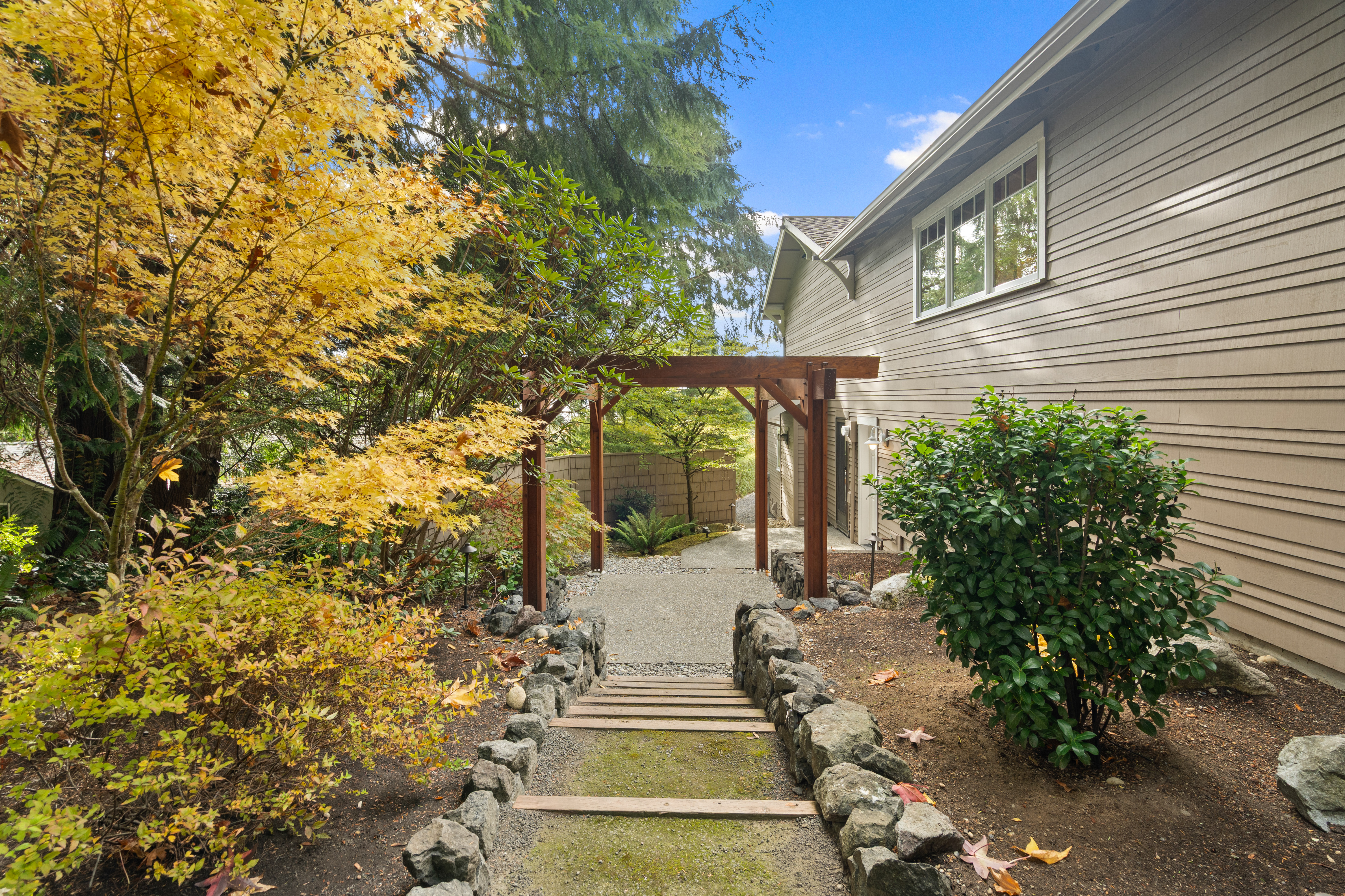  9796 NE Murden Cove Dr, Bainbridge Island, WA 98110 - 物件實景