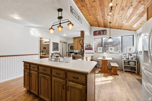 Centerville, Utah, 84014, United States, 4 Bedrooms Bedrooms, ,4 BathroomsBathrooms,Residential,For Sale,2027552