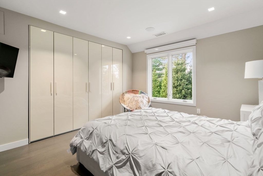 Brookline, Massachusetts, 02467, United States, 5 Bedrooms Bedrooms, ,6 BathroomsBathrooms,Residential,For Sale,1686608