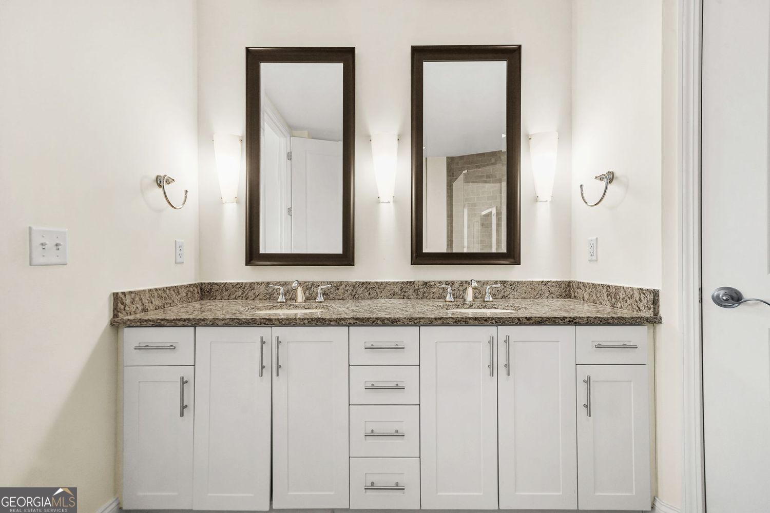 Atlanta, Georgia, 30363, United States, 2 Bedrooms Bedrooms, ,3 BathroomsBathrooms,Residential,For Sale,2012168