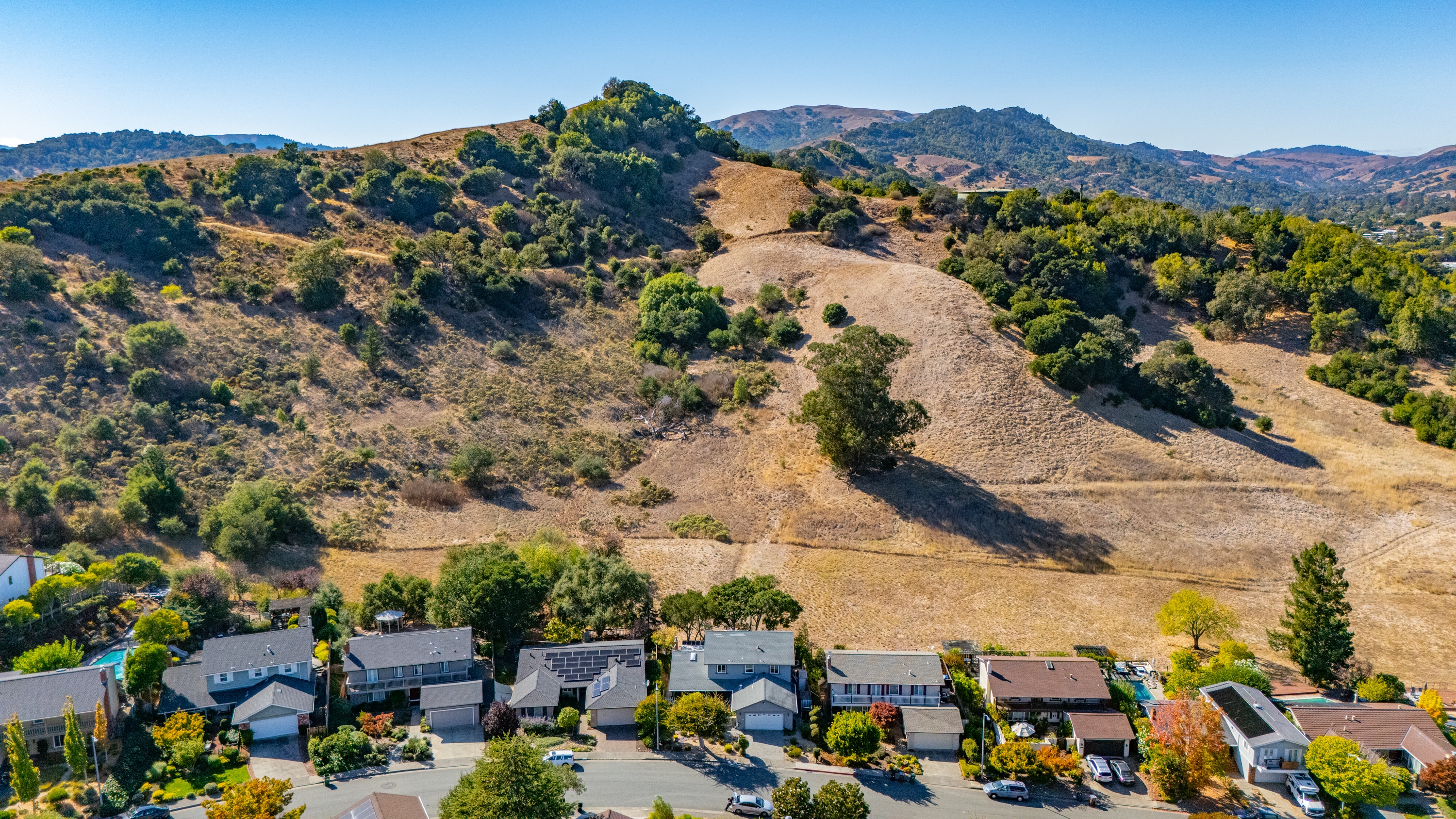  Spacious Mont Marin Contemporary with Open Space Views - 物件實景