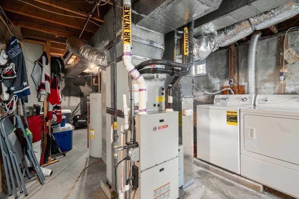 Lowell, Massachusetts, 01851, United States, 4 Bedrooms Bedrooms, ,2 BathroomsBathrooms,Residential,For Sale,1987726