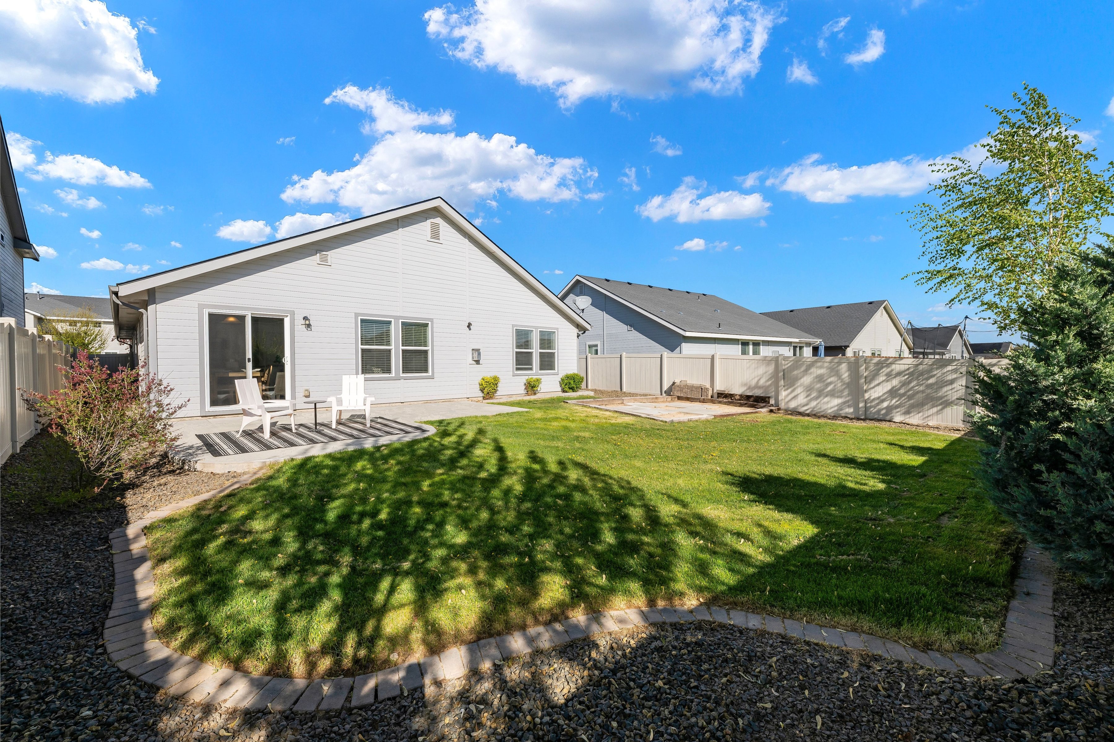  Better Than New  Move-In Ready with Space to Live & Relax - 物件實景