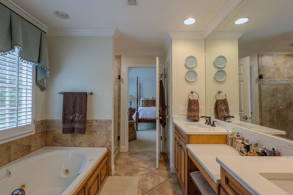 DALTON, Georgia, 30720, United States, 4 Bedrooms Bedrooms, ,4 BathroomsBathrooms,Residential,For Sale,2003034