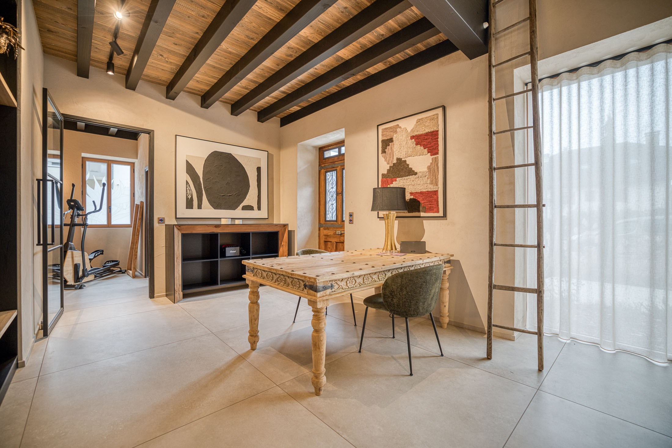  Fully renovated farmhouse just a stone