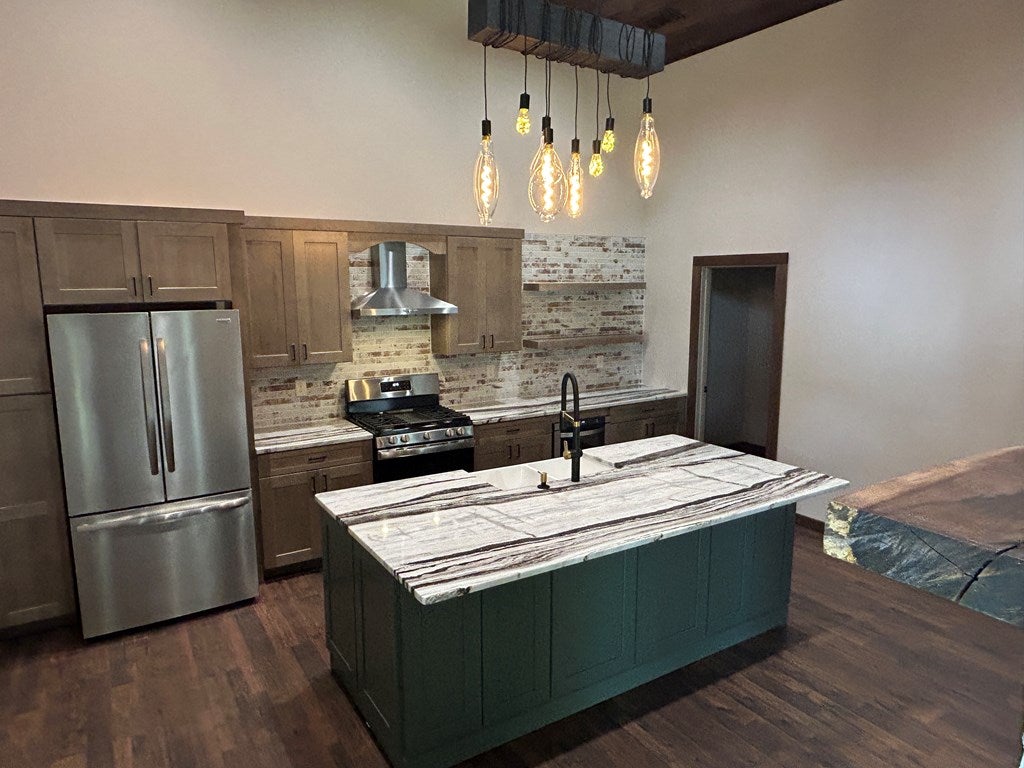 Mineral Bluff, Georgia, 30559, United States, 3 Bedrooms Bedrooms, ,3 BathroomsBathrooms,Residential,For Sale,1871294