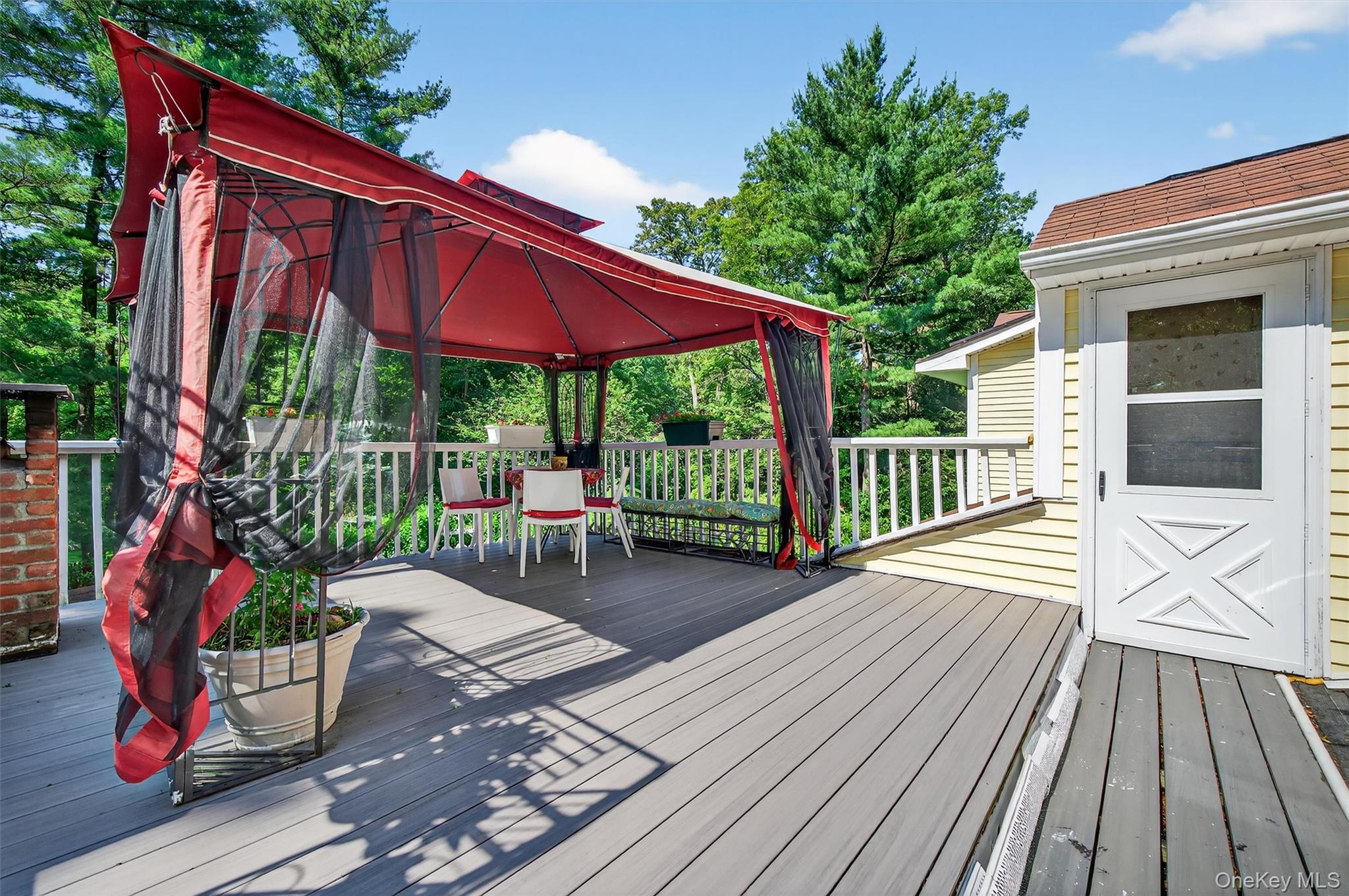 New City, New York, 10956, United States, 4 Bedrooms Bedrooms, ,3 BathroomsBathrooms,Residential,For Sale,2049142