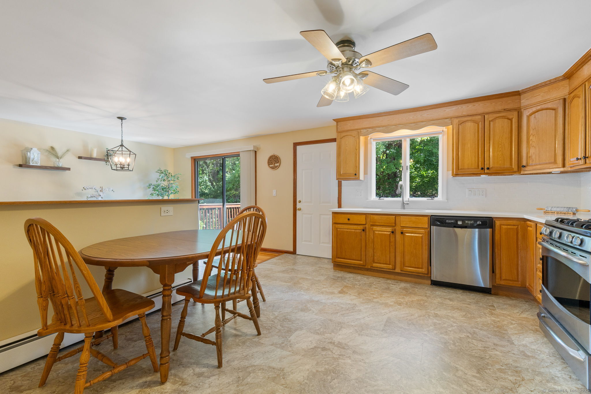 North Haven, Connecticut, 06473, United States, 5 Bedrooms Bedrooms, ,3 BathroomsBathrooms,Residential,For Sale,1956553