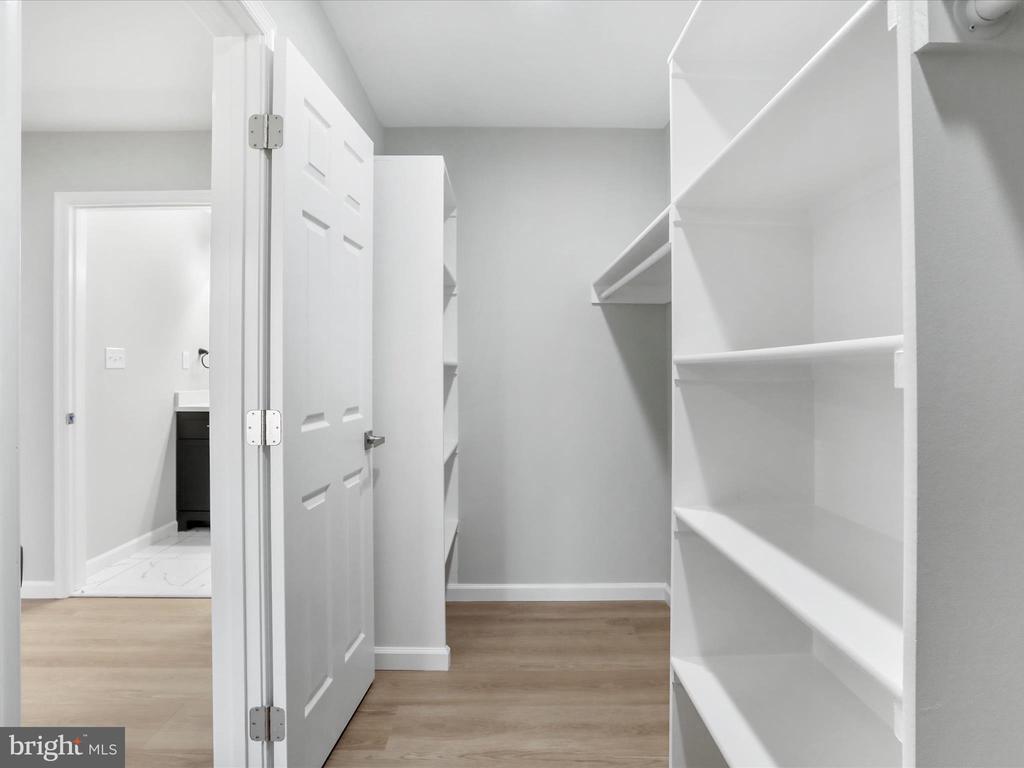 Woodstock, Virginia, 22664, United States, 5 Bedrooms Bedrooms, ,3 BathroomsBathrooms,Residential,For Sale,1982458