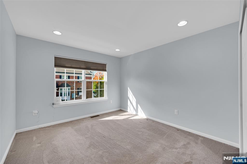 North Brunswick, New Jersey, 08902, United States, 3 Bedrooms Bedrooms, ,4 BathroomsBathrooms,Residential,For Sale,1987579