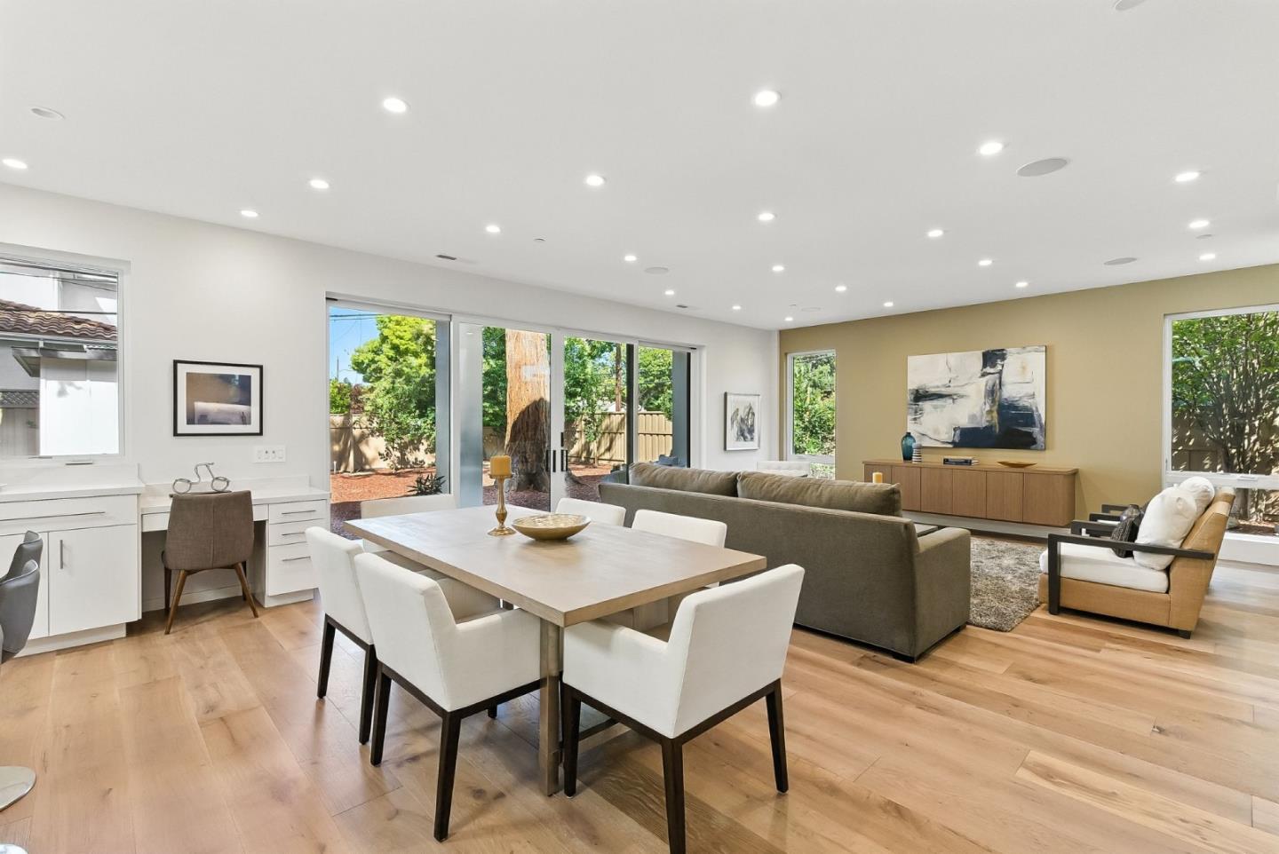 Palo Alto, California, 94303, United States, 4 Bedrooms Bedrooms, ,5 BathroomsBathrooms,Residential,For Sale,1906712