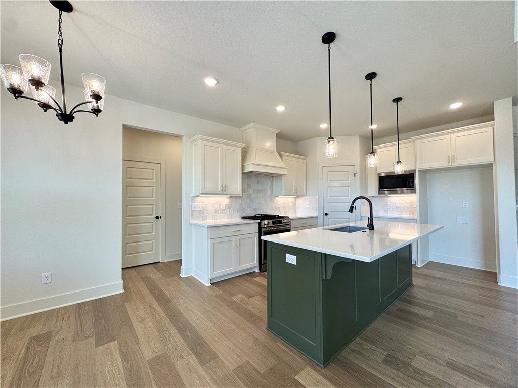 Rogers, Arkansas, 72758, United States, 5 Bedrooms Bedrooms, ,3 BathroomsBathrooms,Residential,For Sale,2002249