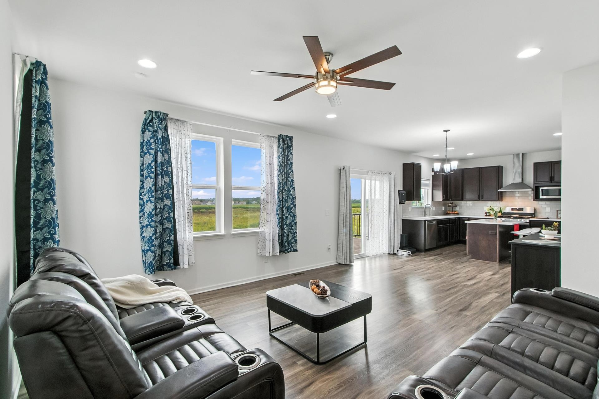 DeForest, Wisconsin, 53532, United States, 4 Bedrooms Bedrooms, ,4 BathroomsBathrooms,Residential,For Sale,1913237