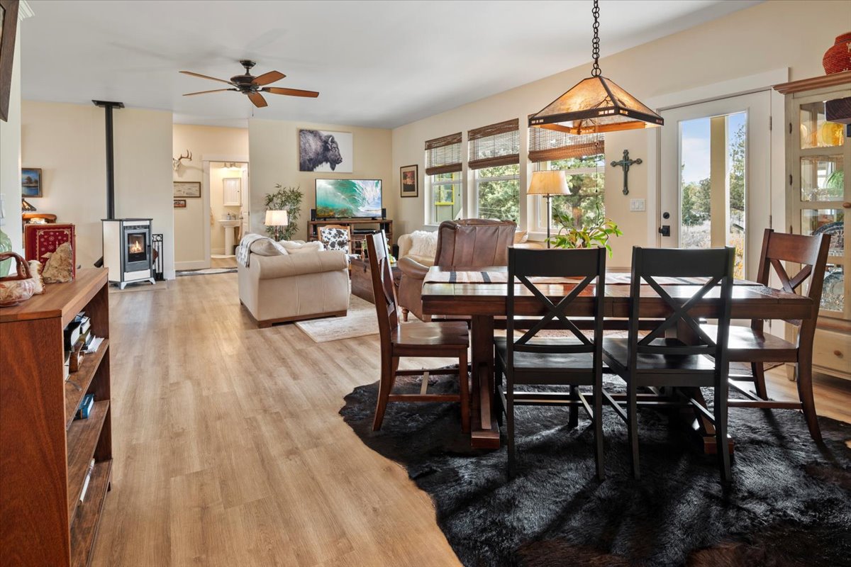 Prineville, Oregon, 97754, United States, 3 Bedrooms Bedrooms, ,2 BathroomsBathrooms,Residential,For Sale,1721299