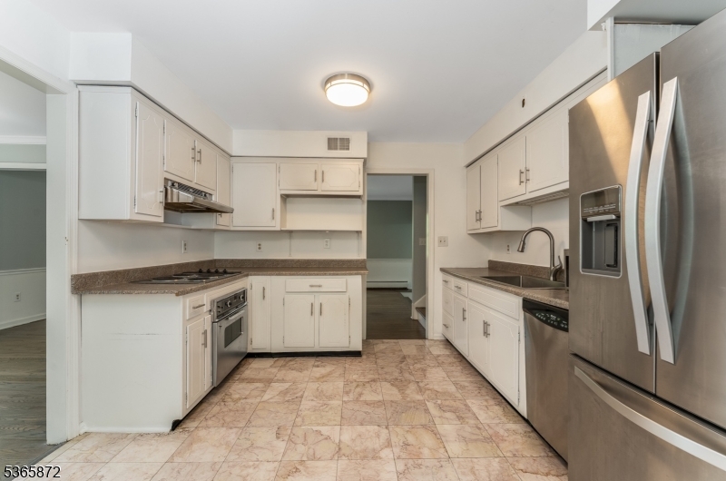 Bridgewater Twp., New Jersey, 08807, United States, 4 Bedrooms Bedrooms, ,3 BathroomsBathrooms,Residential,For Sale,1867393
