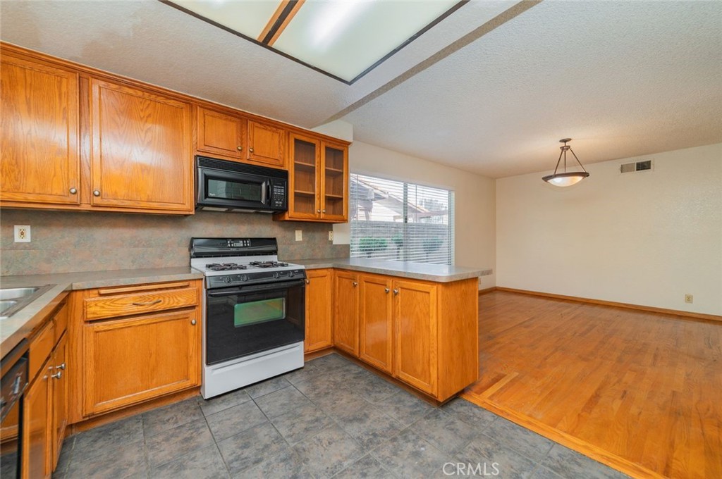 West Covina, California, 91792, United States, 3 Bedrooms Bedrooms, ,2 BathroomsBathrooms,Residential,For Sale,2031940