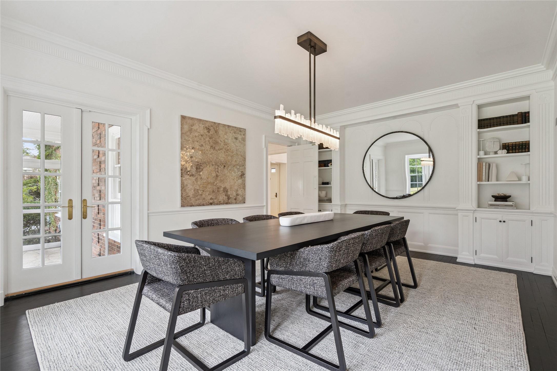 Des Moines, Iowa, 50312, United States, 4 Bedrooms Bedrooms, ,4 BathroomsBathrooms,Residential,For Sale,1942585