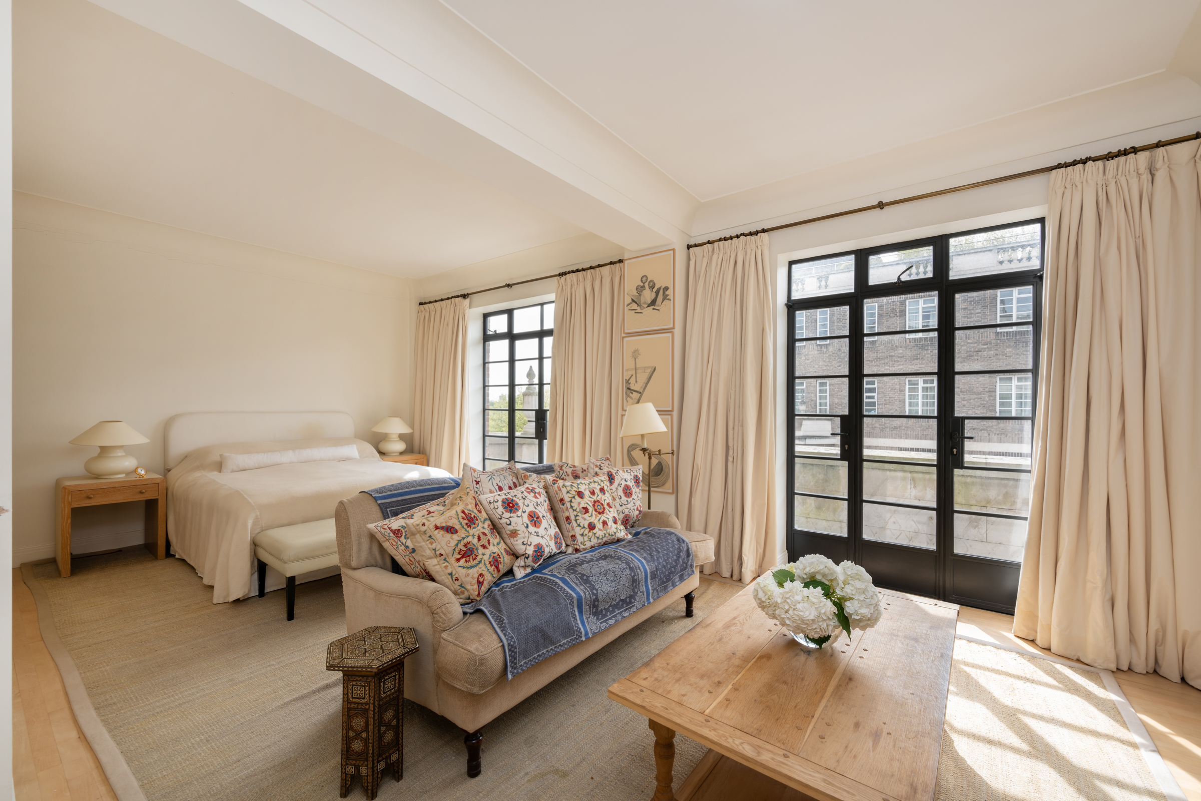 Fabulous fifth floor four bedroom apartment - 物件實景