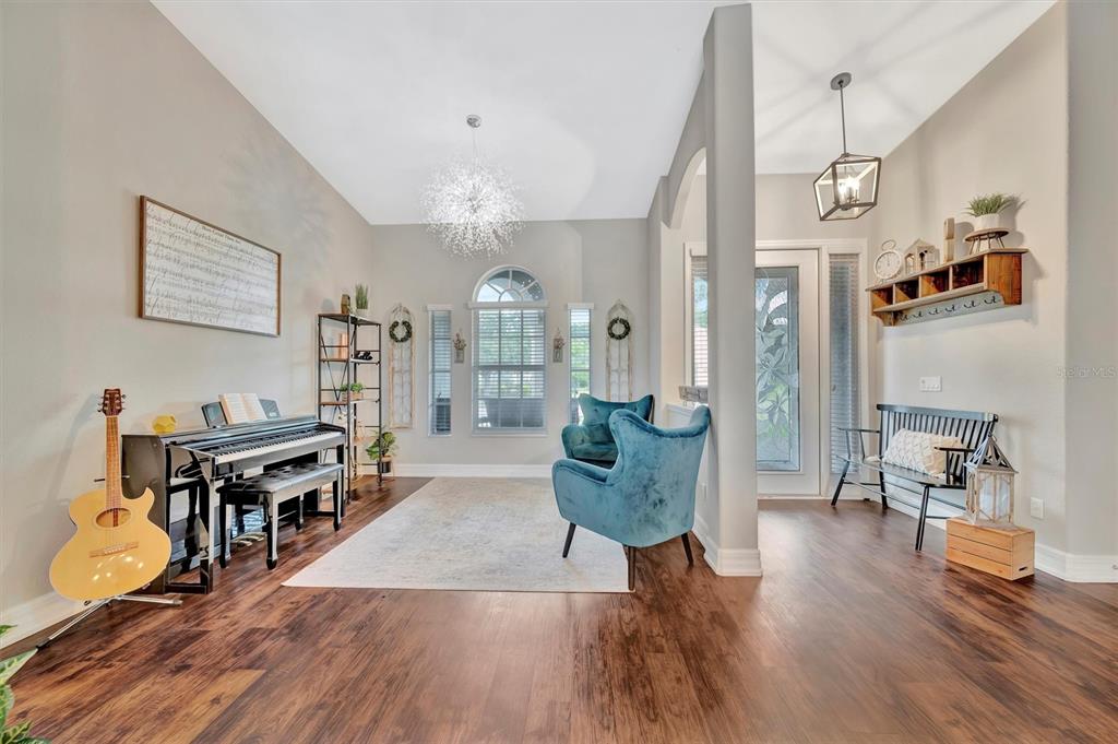 Bradenton, Florida, 34212, United States, 3 Bedrooms Bedrooms, ,4 BathroomsBathrooms,Residential,For Sale,1910869