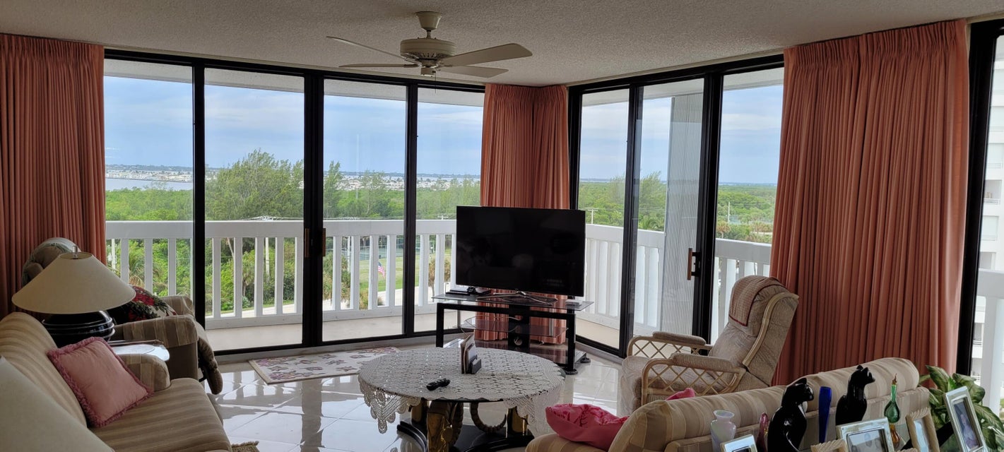 Jensen Beach, Florida, 34957, United States, 2 Bedrooms Bedrooms, ,2 BathroomsBathrooms,Residential,For Sale,1974011