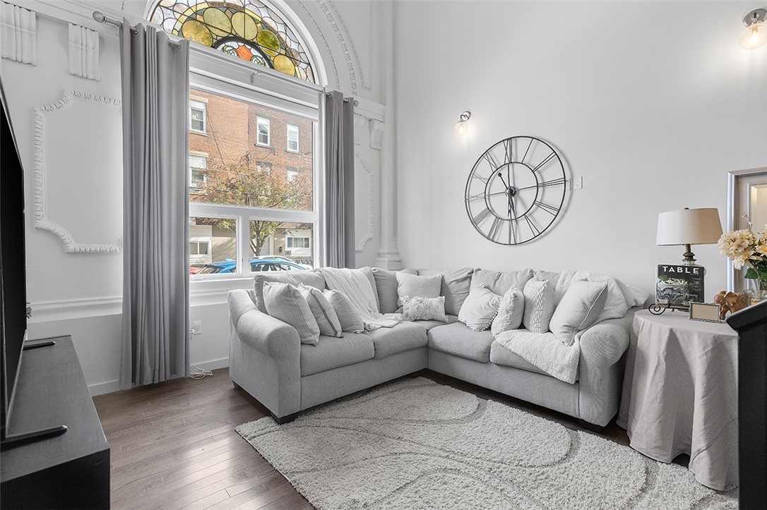 South Side, Pennsylvania, 15203, United States, 2 Bedrooms Bedrooms, ,3 BathroomsBathrooms,Residential,For Sale,1991307