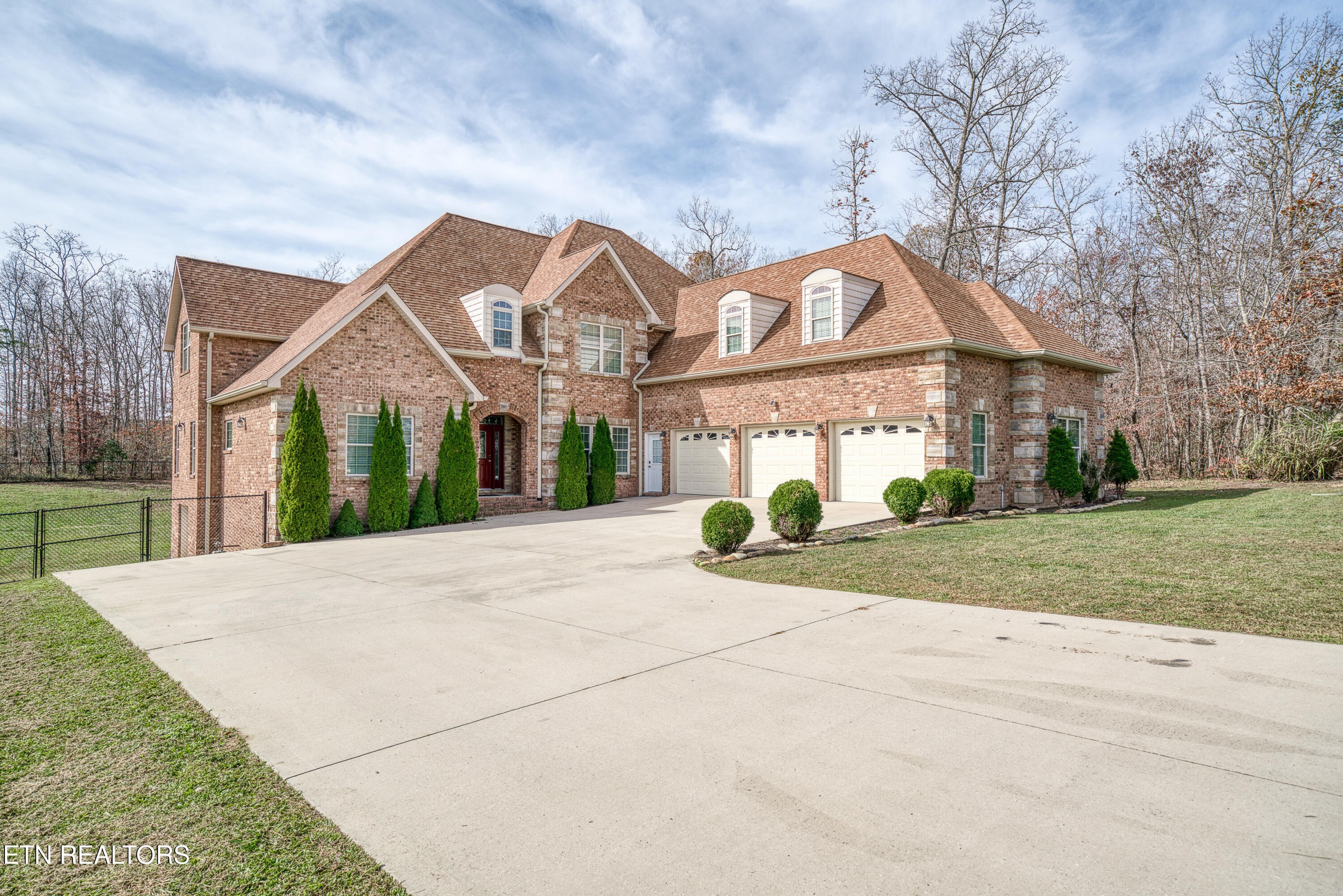 39 N Riverview Ln., Crossville, Tennessee, 38555, United States, 5 Bedrooms Bedrooms, ,5 BathroomsBathrooms,Residential,For Sale,39 N Riverview Ln.,1654091