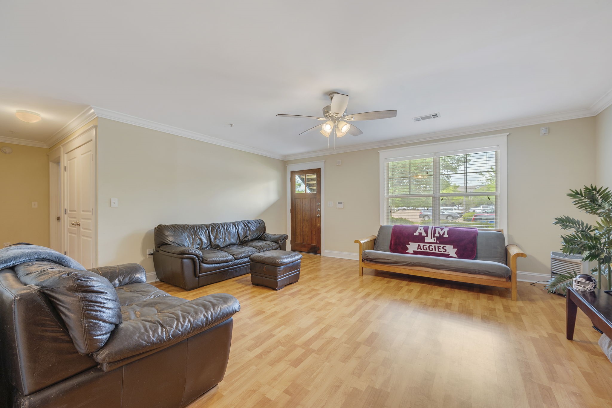  1725 Harvey Mitchell Parkway S #1814 - 物件實景