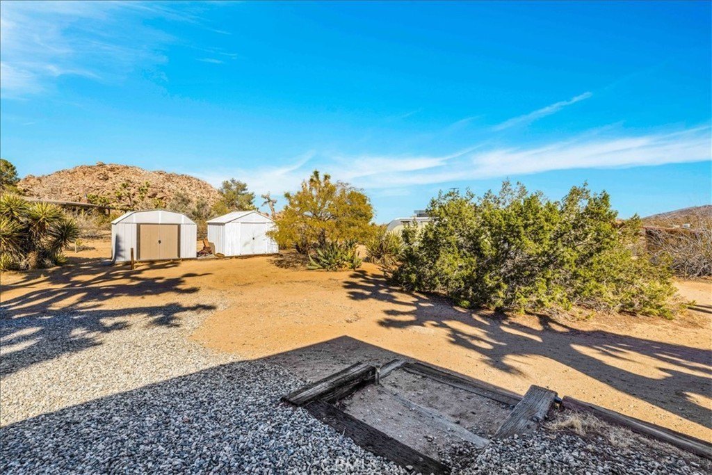 Joshua Tree, California, 92252, United States, 3 Bedrooms Bedrooms, ,2 BathroomsBathrooms,Residential,For Sale,1942307