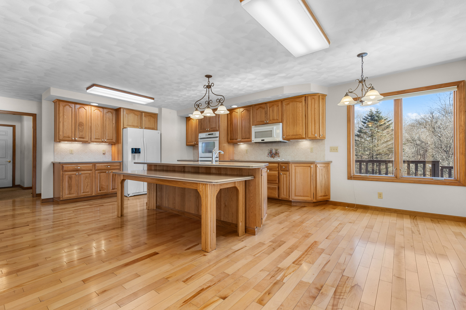 Roscoe, Illinois, 61073, United States, 3 Bedrooms Bedrooms, ,4 BathroomsBathrooms,Residential,For Sale,2011346