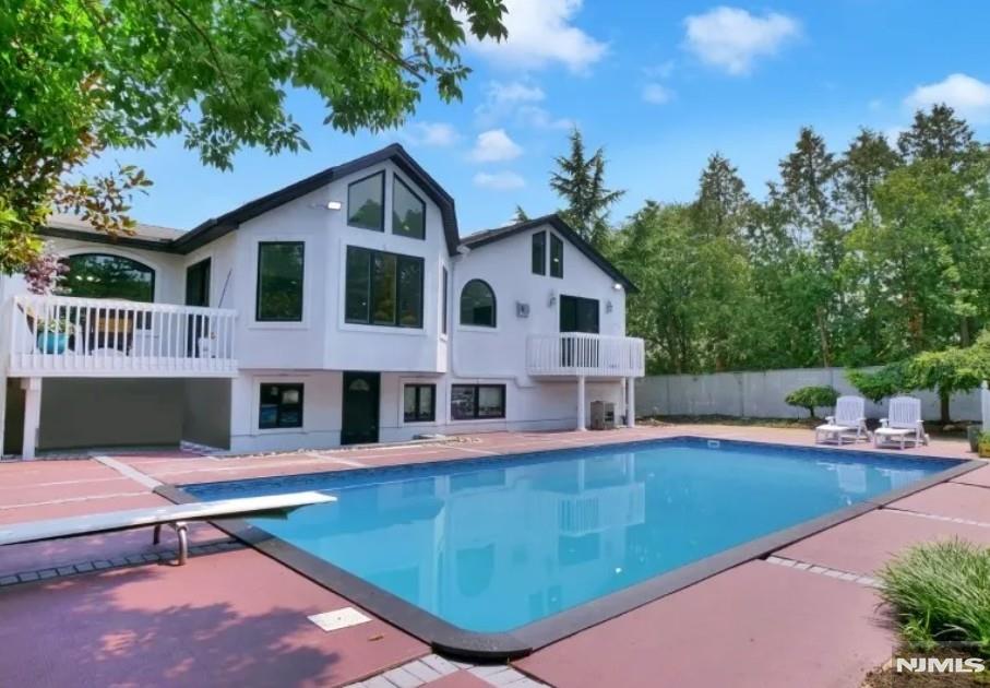 Wayne, New Jersey, 07470, United States, 3 Bedrooms Bedrooms, ,3 BathroomsBathrooms,Residential,For Sale,2005267