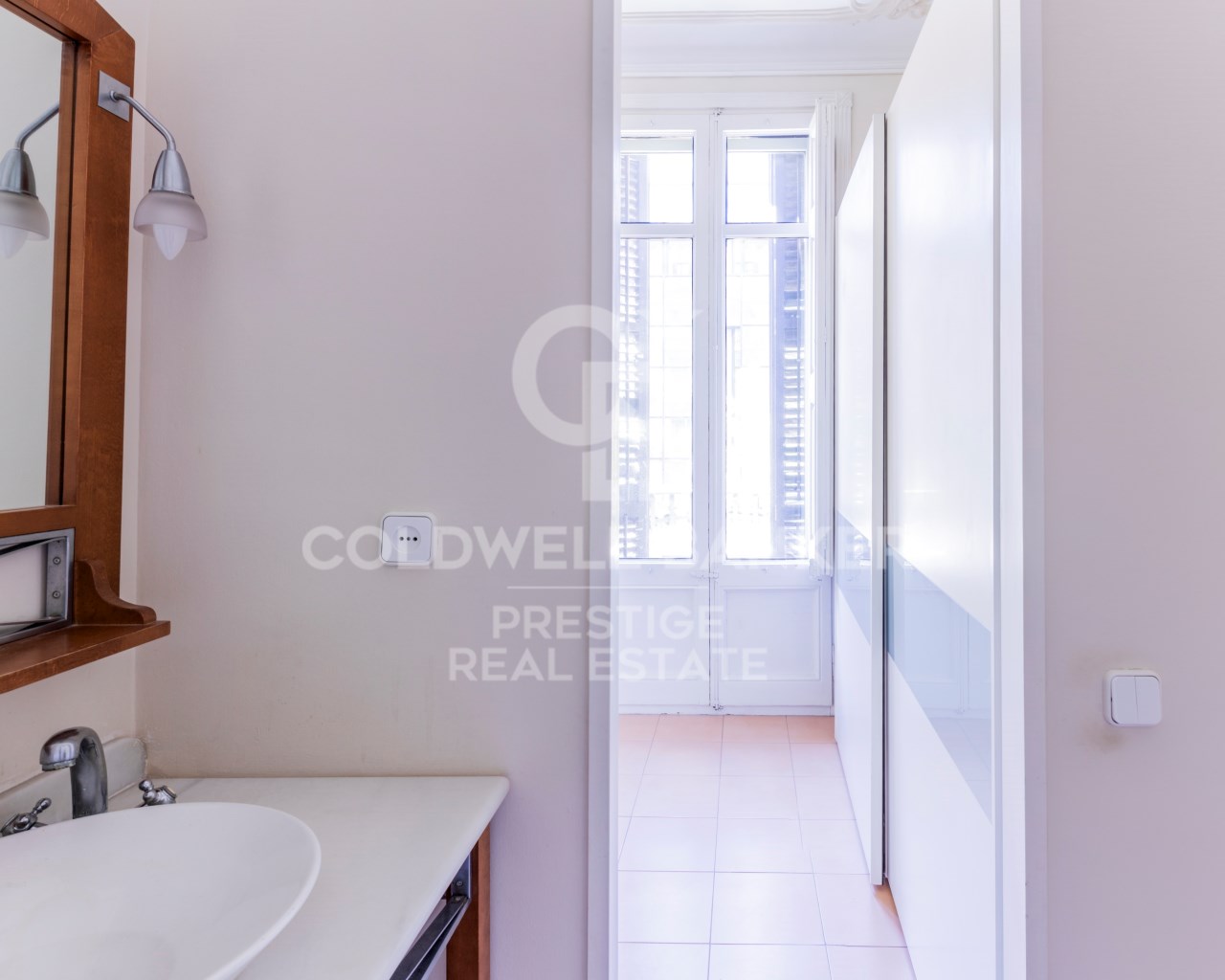Barcelona, Barcelona, Eixample, La Dreta de l'Eix, Barcelona, Catalonia, ES, 5 Bedrooms Bedrooms, ,2 BathroomsBathrooms,Residential,For Sale,Barcelona, Barcelona, Eixample, La Dreta de l'Eix,1448884