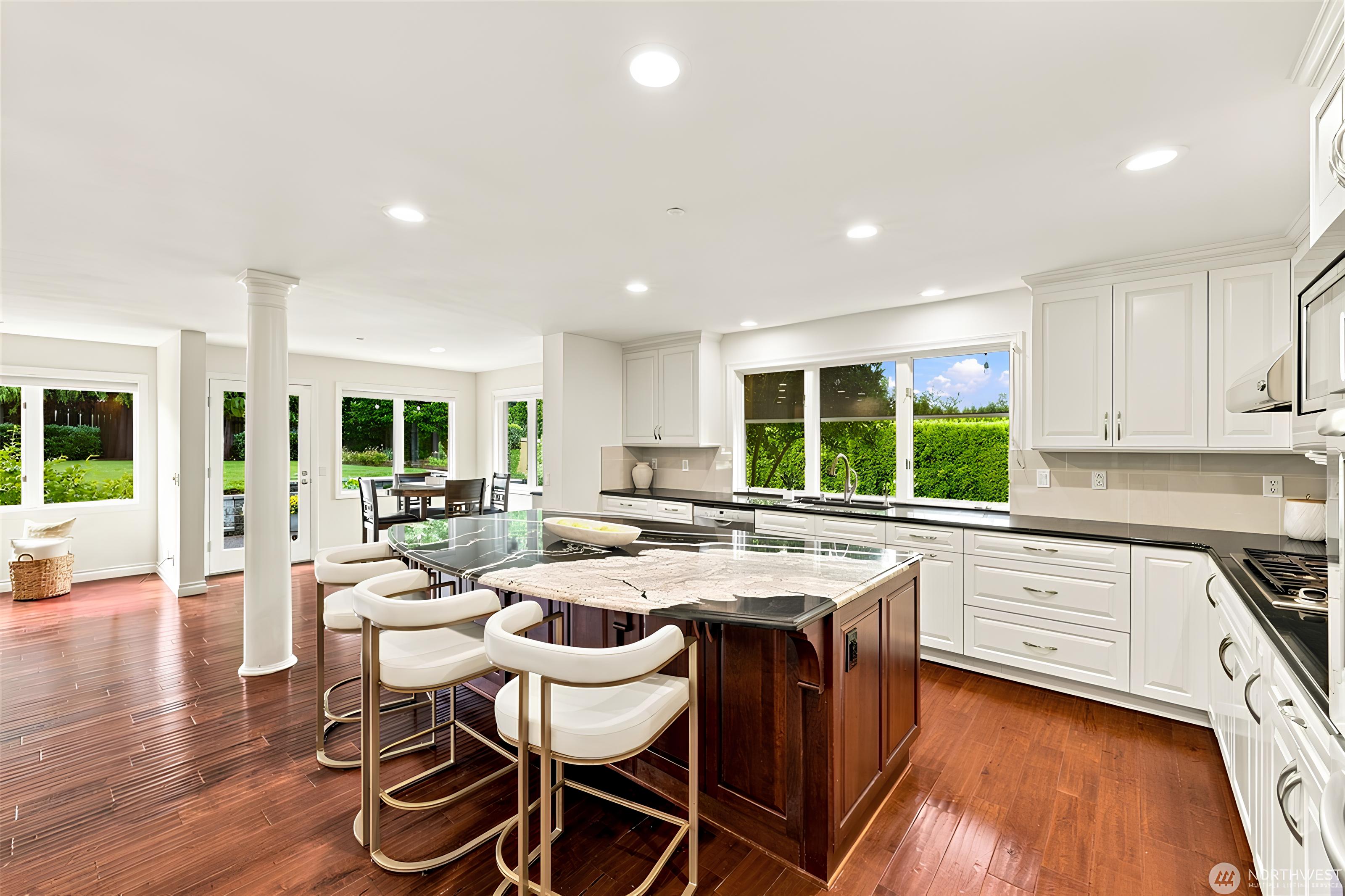  834 84th Avenue Northeast, Medina, WA 98039 - 物件實景