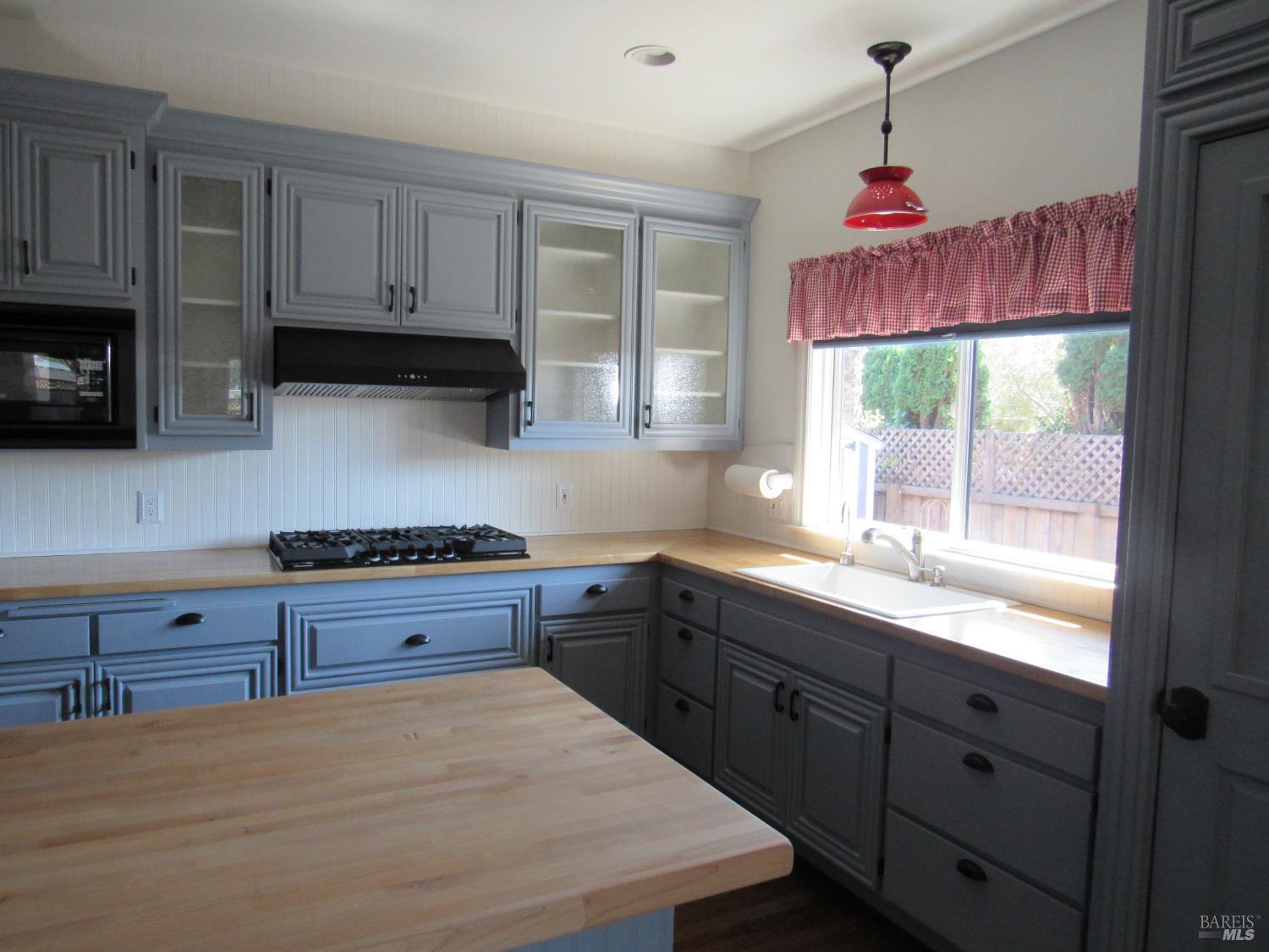 Sonoma, California, 95476, United States, 4 Bedrooms Bedrooms, ,2 BathroomsBathrooms,Residential,For Sale,1975359