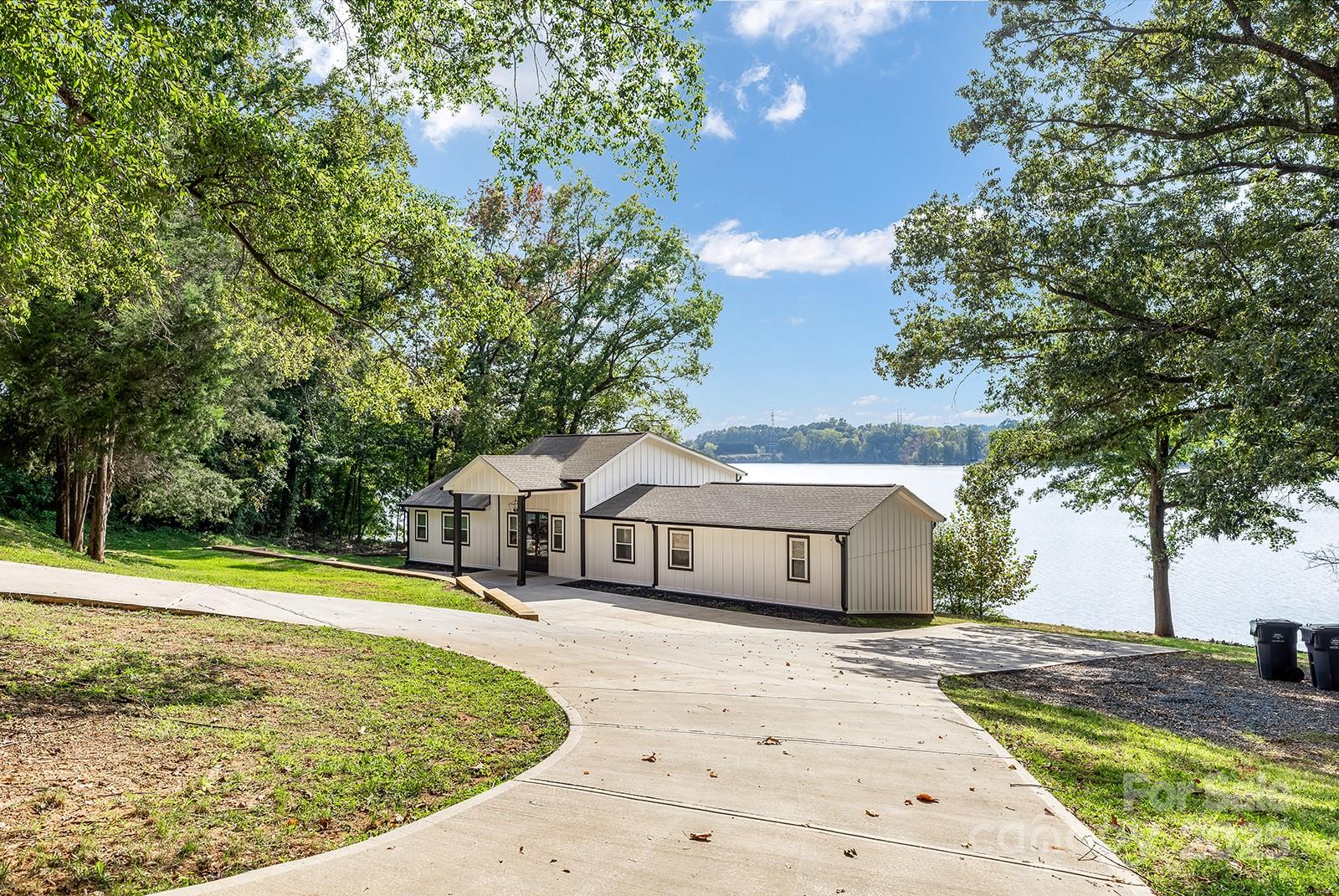 Charlotte, North Carolina, 28278, United States, 3 Bedrooms Bedrooms, ,3 BathroomsBathrooms,Residential,For Sale,1986488