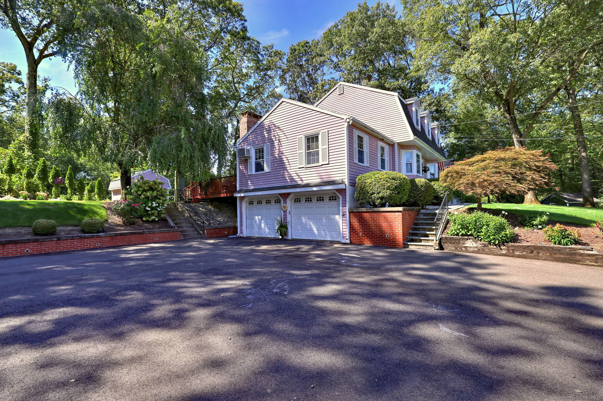 Milford, Connecticut, 06461, United States, 3 Bedrooms Bedrooms, ,3 BathroomsBathrooms,Residential,For Sale,1938642