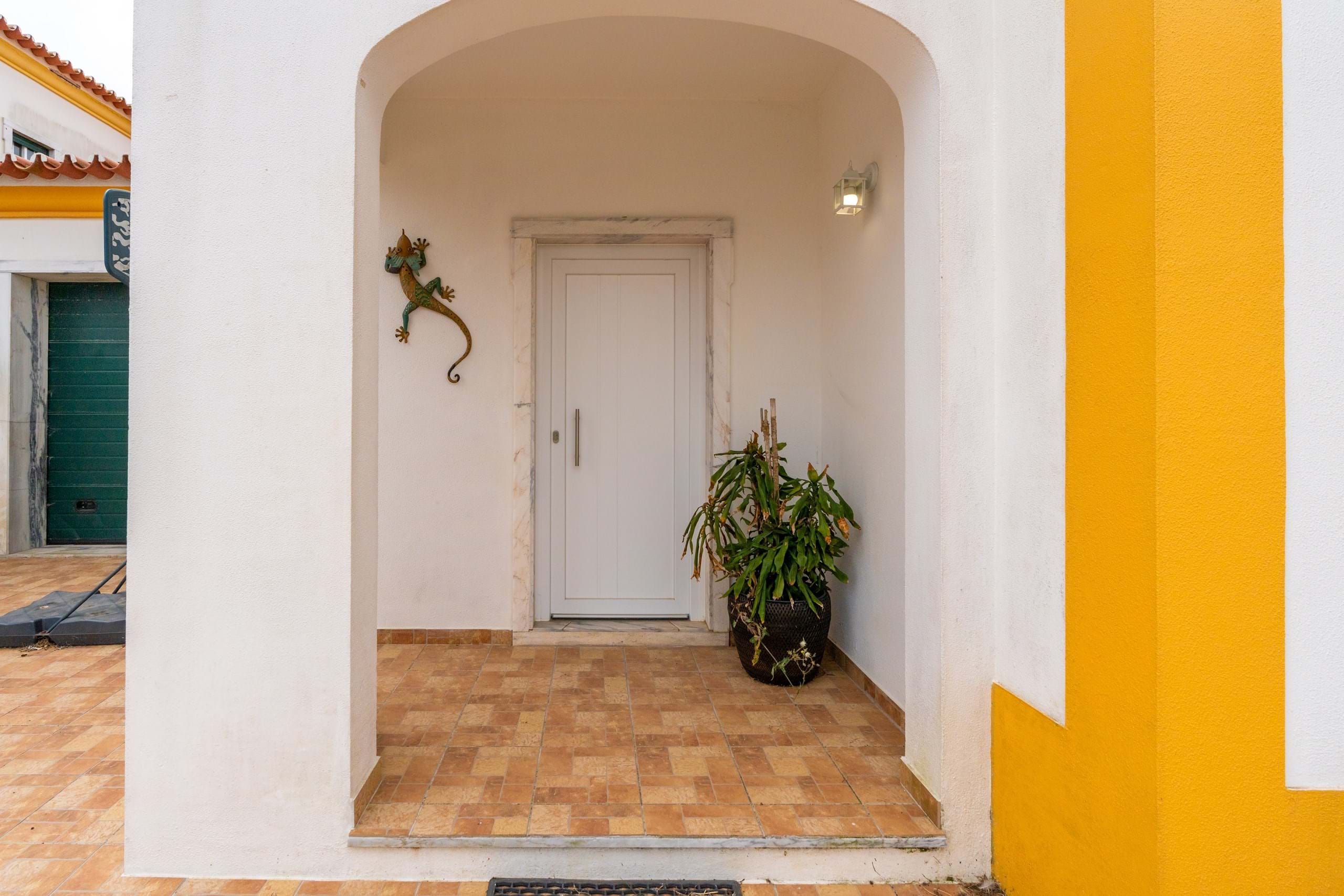 Sintra, Lisbon, 2705-8441, PT, 3 Bedrooms Bedrooms, ,3 BathroomsBathrooms,Residential,For Sale,1897650