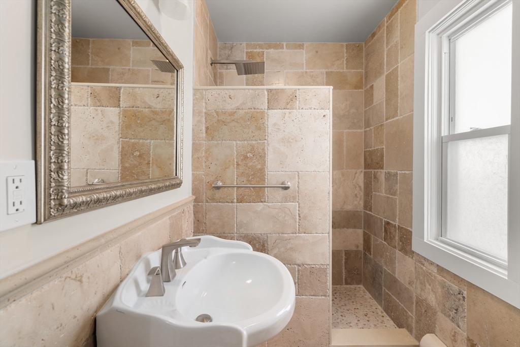 New Bedford, Massachusetts, 02740, United States, 4 Bedrooms Bedrooms, ,3 BathroomsBathrooms,Residential,For Sale,1897669