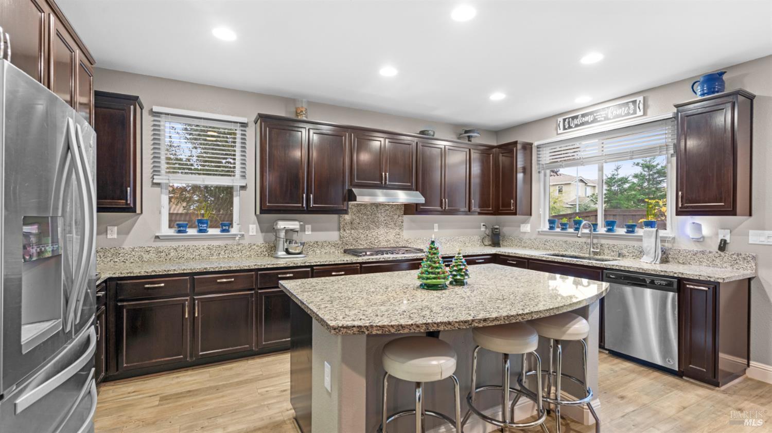 Vacaville, California, 95688, United States, 5 Bedrooms Bedrooms, ,3 BathroomsBathrooms,Residential,For Sale,2005727