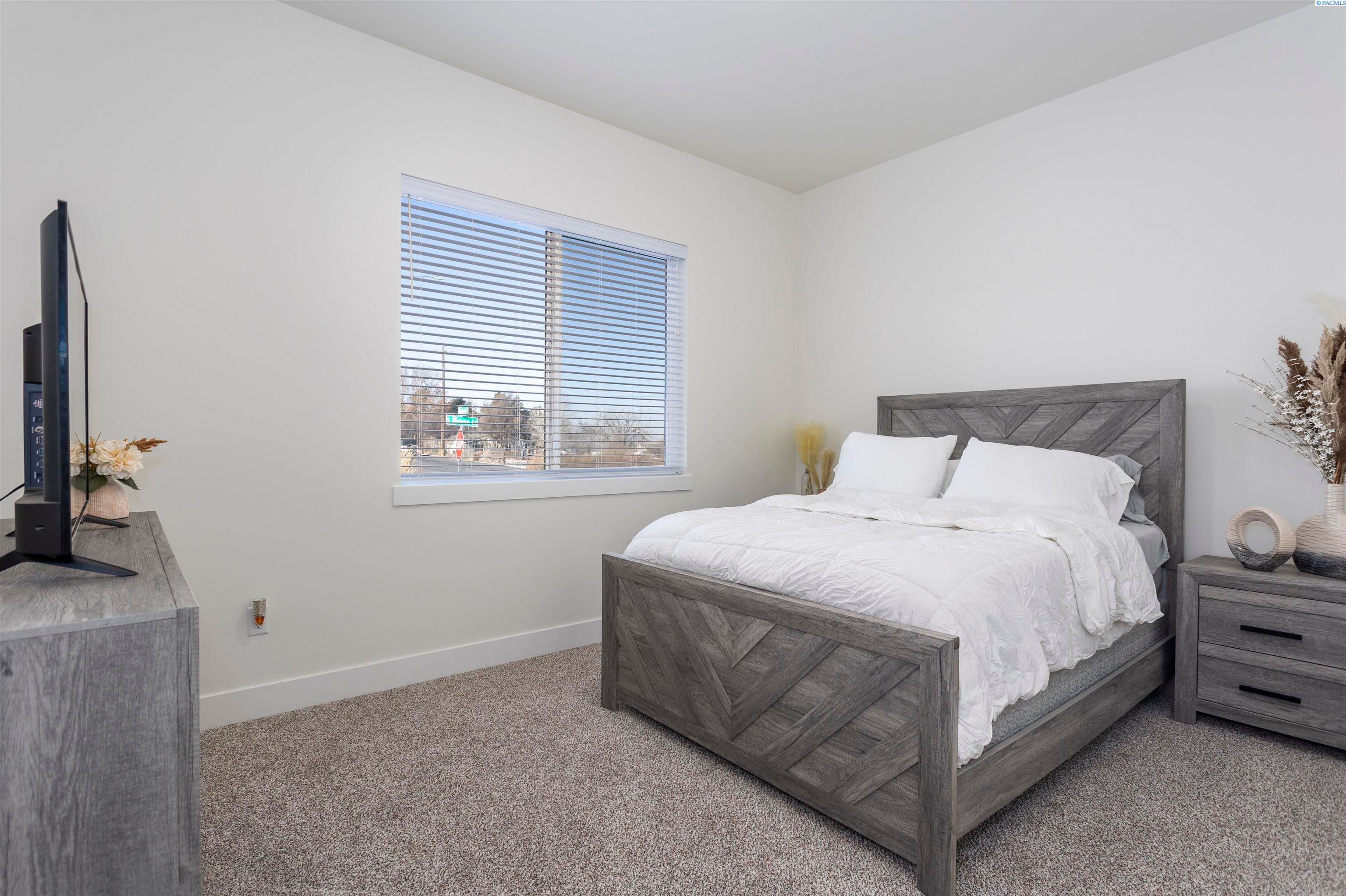 Kennewick, Washington, 99338, United States, 4 Bedrooms Bedrooms, ,3 BathroomsBathrooms,Residential,For Sale,2010743