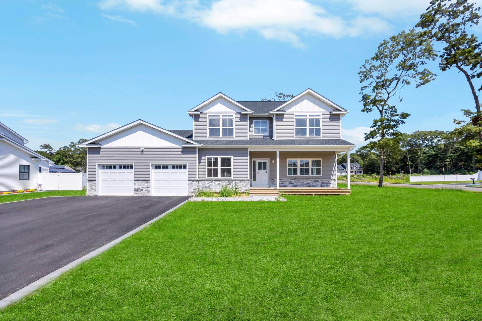 Ridge, New York, 11961, United States, 4 Bedrooms Bedrooms, ,3 BathroomsBathrooms,Residential,For Sale,1898810