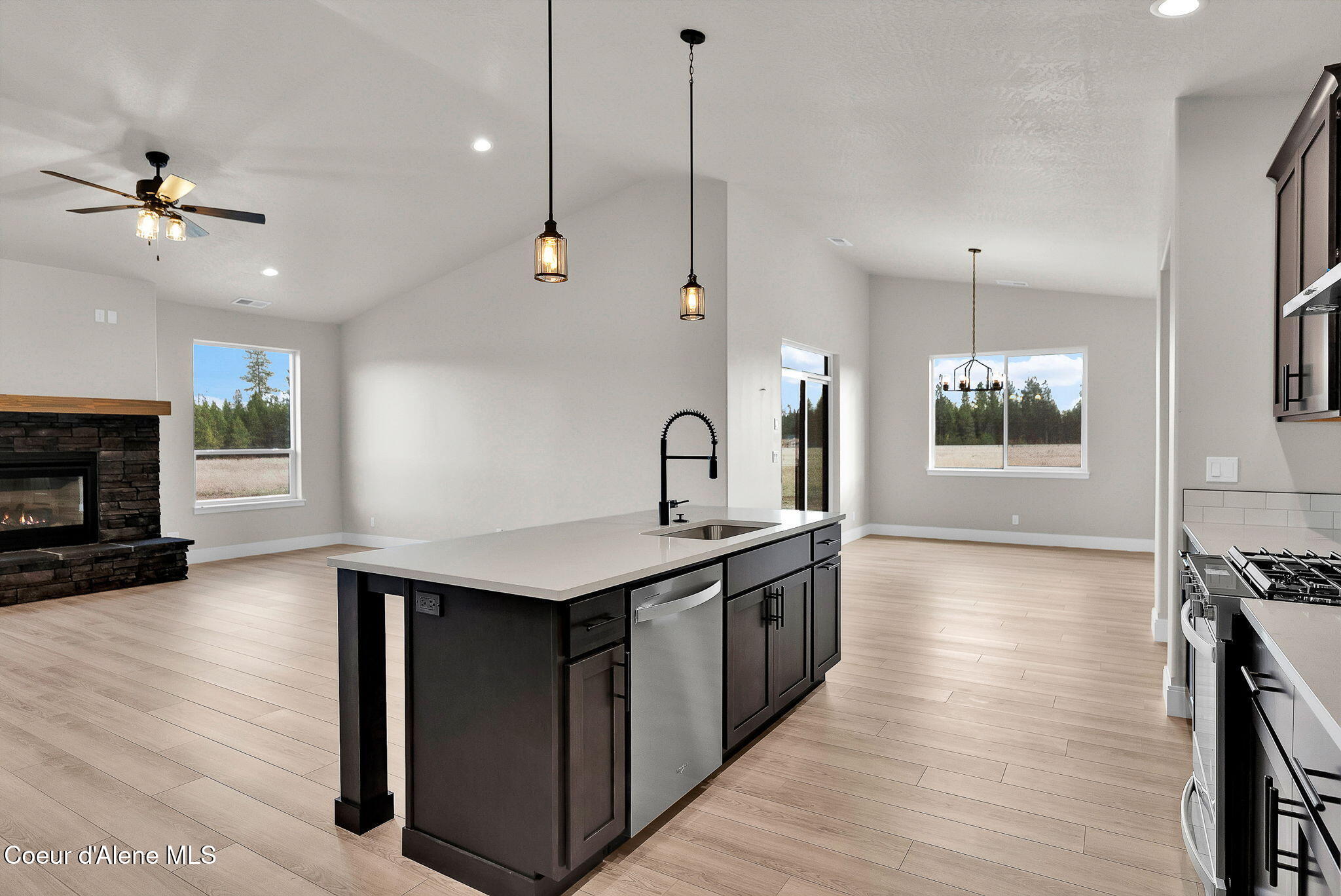 Rathdrum, Idaho, 83858, United States, 5 Bedrooms Bedrooms, ,1 BathroomBathrooms,Residential,For Sale,1989030