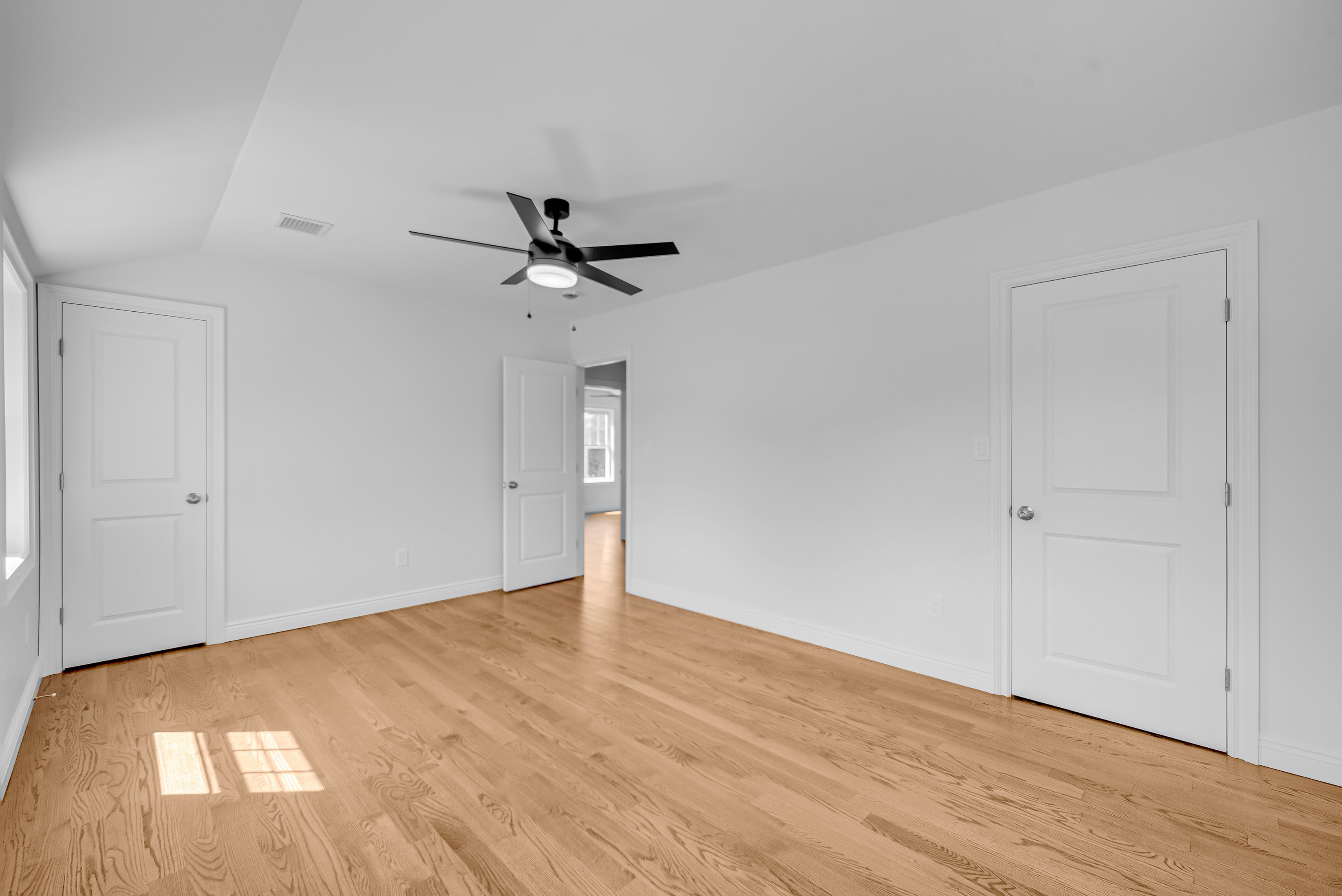  52 Norfeld Boulevard, Elmont, NY, 11003 - 物件實景