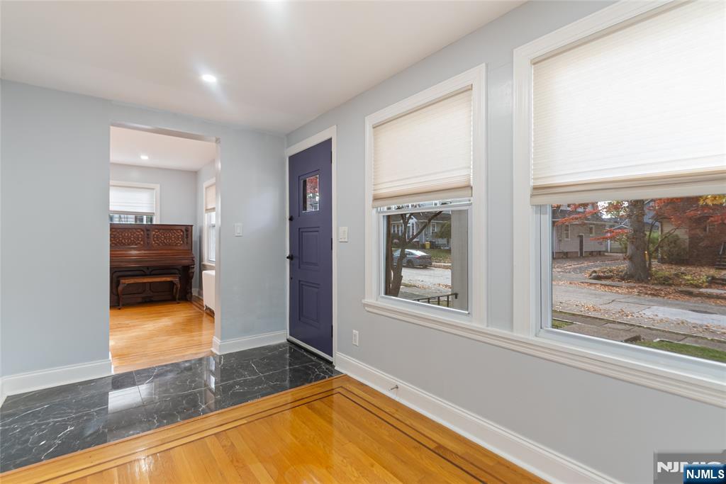 Teaneck, New Jersey, 07666, United States, 3 Bedrooms Bedrooms, ,2 BathroomsBathrooms,Residential,For Sale,1987513