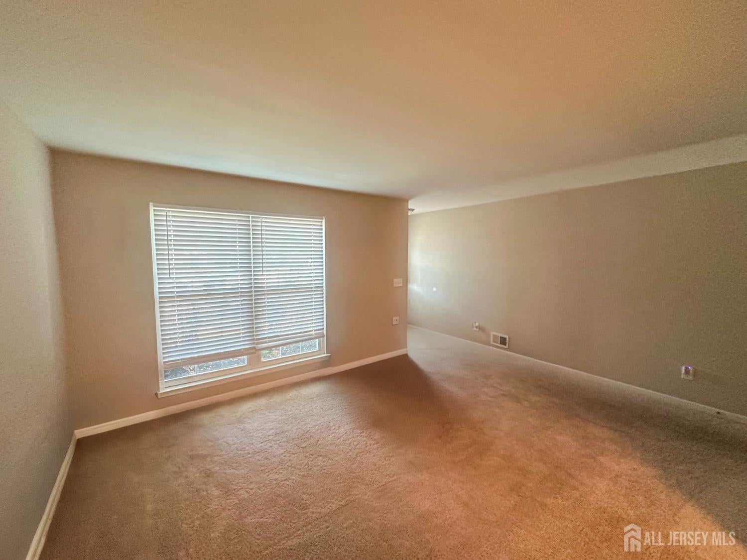 Franklin Twsp, New Jersey, 08873, United States, 3 Bedrooms Bedrooms, ,3 BathroomsBathrooms,Residential,For Sale,1942876